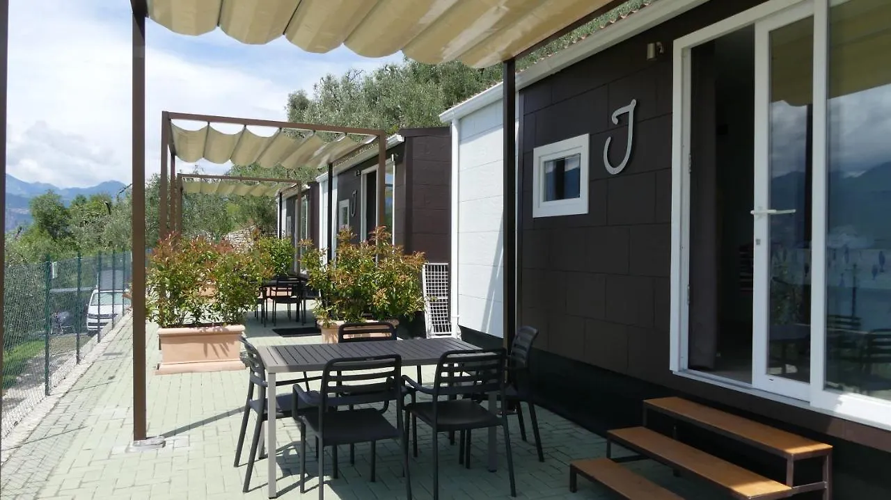 Agricampeggio Relax Maxicaravan Castelletto Di Brenzone